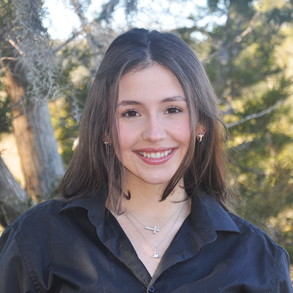Mae Stuteville, Agent